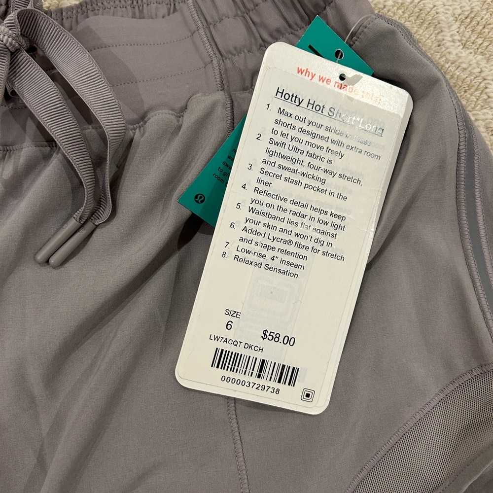 NWT Lulu lemon hotty hot short long (6 tall)